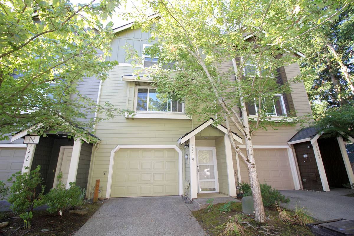 Condo for rent at 21410 NE Rosewood Dr, Fairview, OR 97024