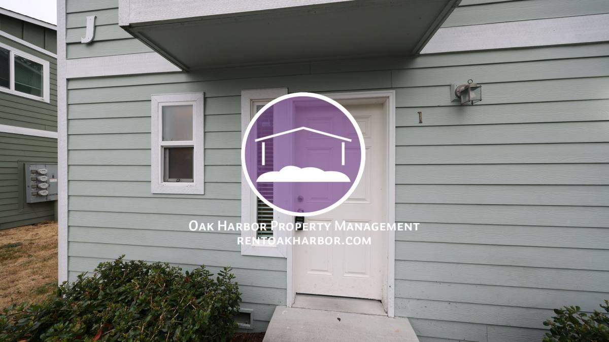 Apartment for rent at 1225 N Oak Harbor Rd, Oak Harbor, WA 98277