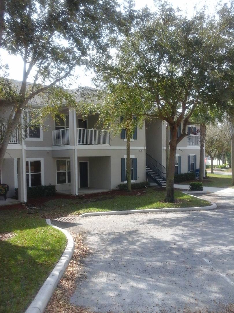 Apartment for rent at 6011 Hemingway Circle, Haines City, FL 33844