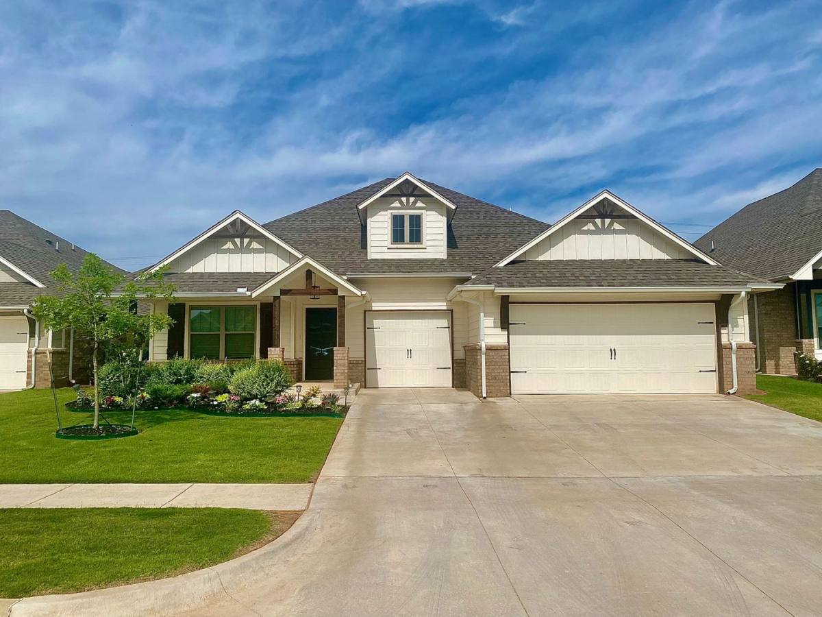 House for rent at 13809 Limestone Lane, Yukon, OK 73099