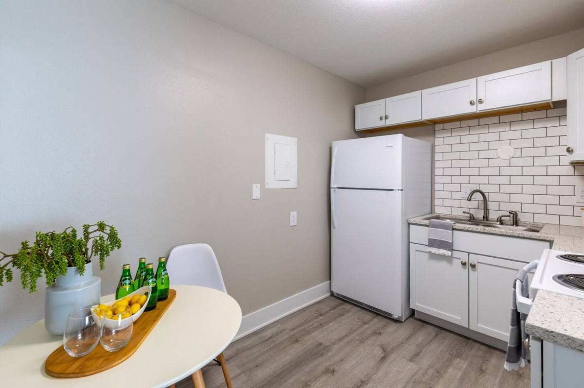 Apartment for rent at 3712 SE 14th St, Des Moines, IA 50320