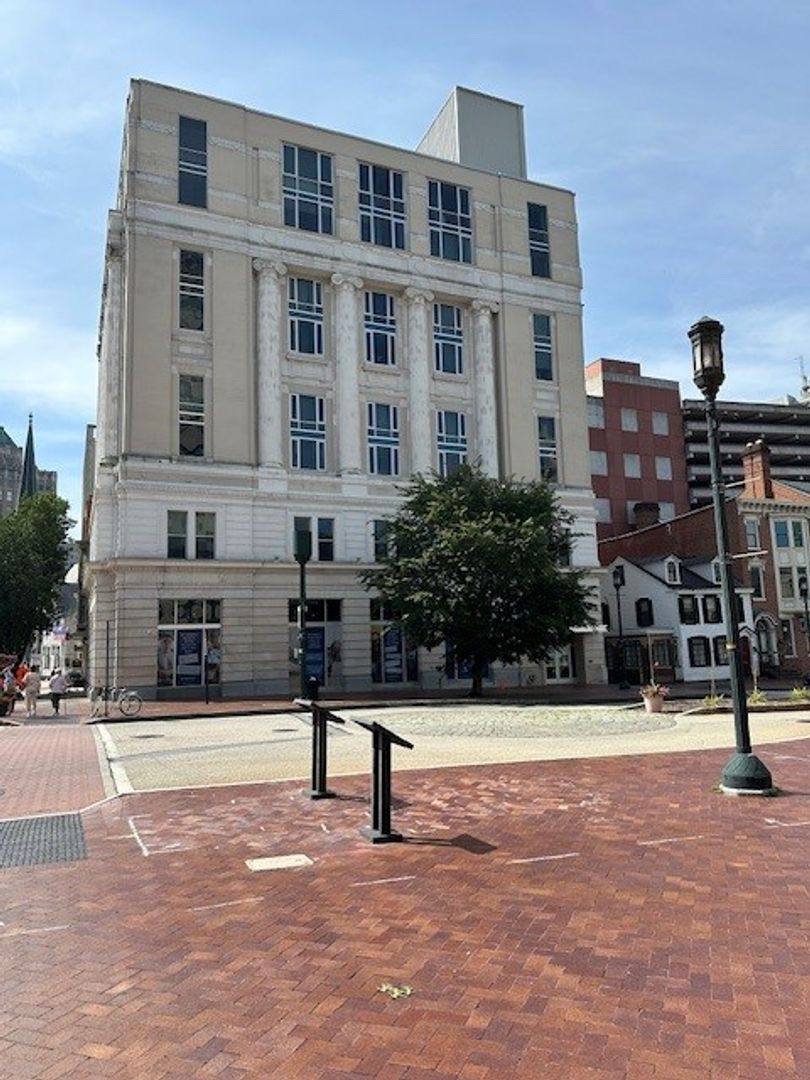 Apartment for rent at 231 State St, Harrisburg, PA 17101