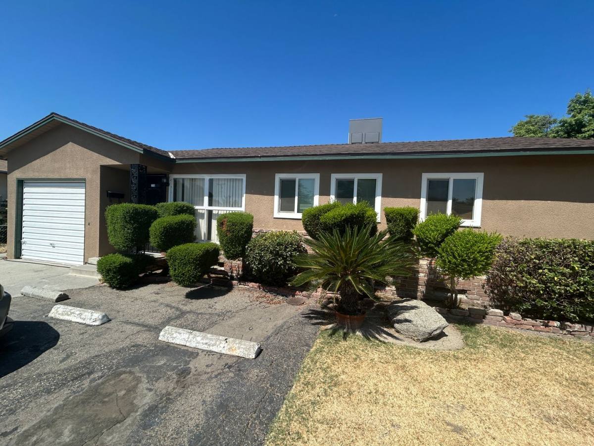 House for rent at 1116 N 11th Ave, Hanford, CA 93230