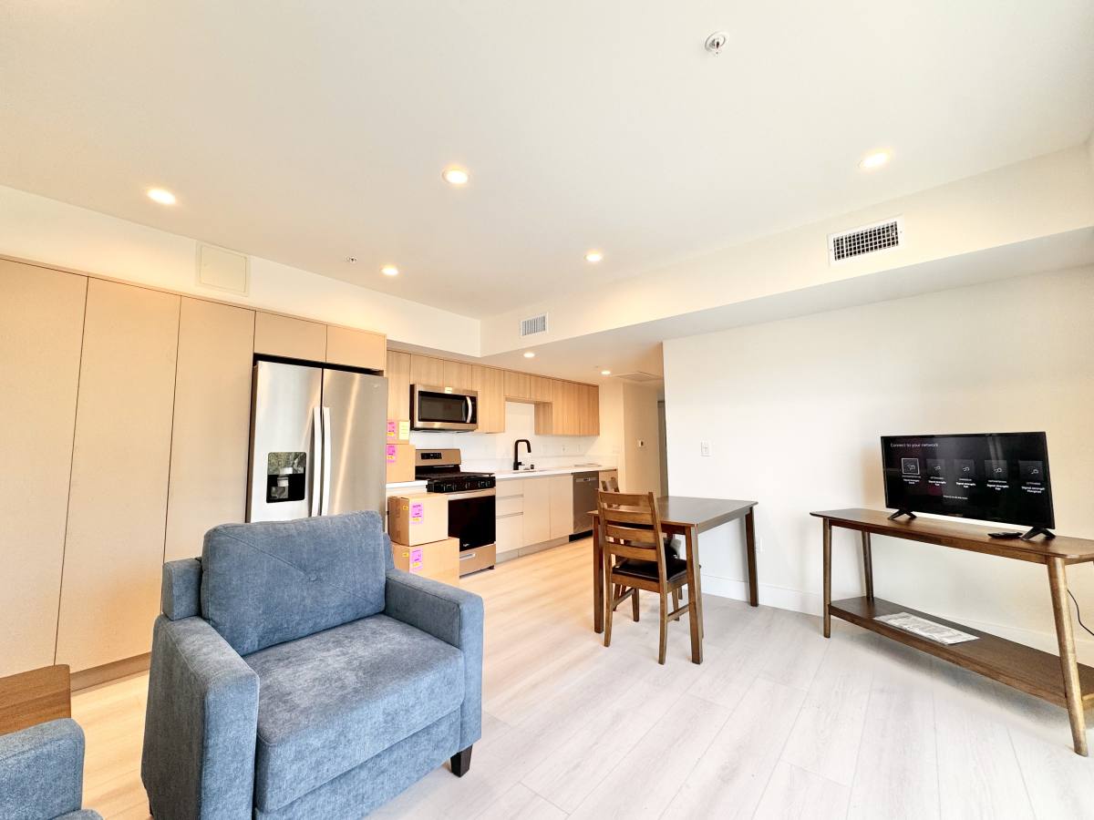 Apartment for rent at 226 N Berendo St #303, Los Angeles, CA 90004