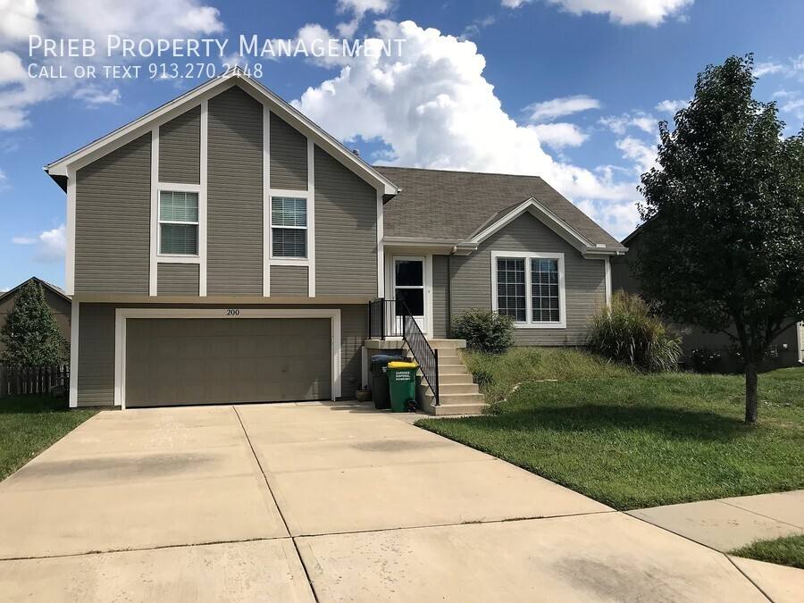 House for rent at 217 W Fountain Circle, Gardner, KS 66030
