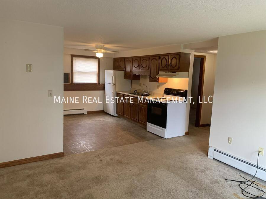 Apartment for rent at 385 Pine St #5, Bangor, ME 04401