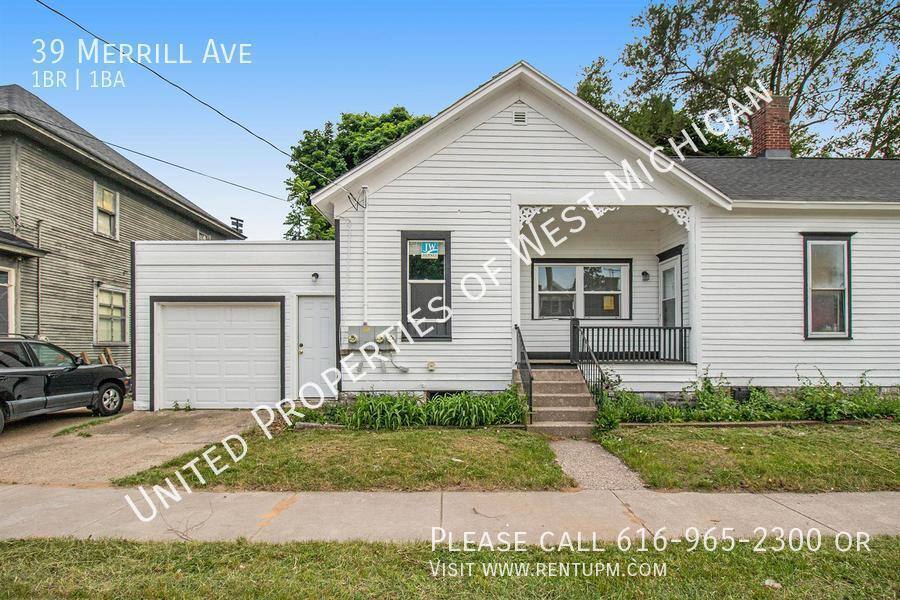 Apartment for rent at 39 Merrill Ave, Muskegon, MI 49441