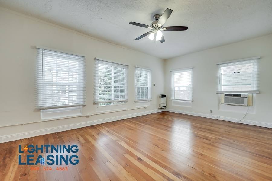 Apartment for rent at 923 Bonnie Brae St #36D, Los Angeles, CA 90006