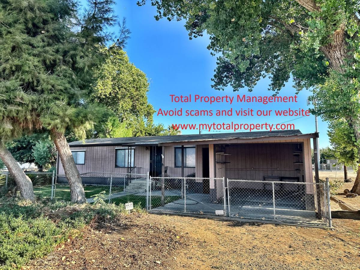 House for rent at 32221 Rd, Visalia, CA 93291