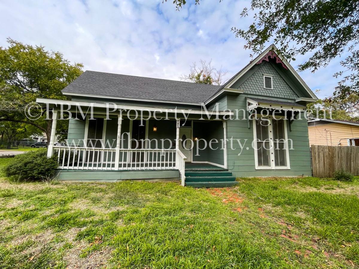 House for rent at 1824 W 5th Ave, Corsicana, TX 75110