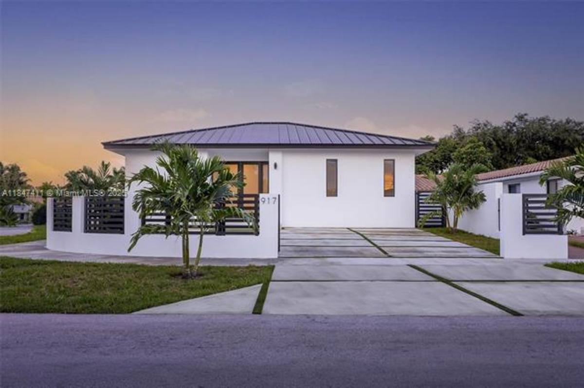 House for rent at 917 SW 78 Place, Miami, FL 33144