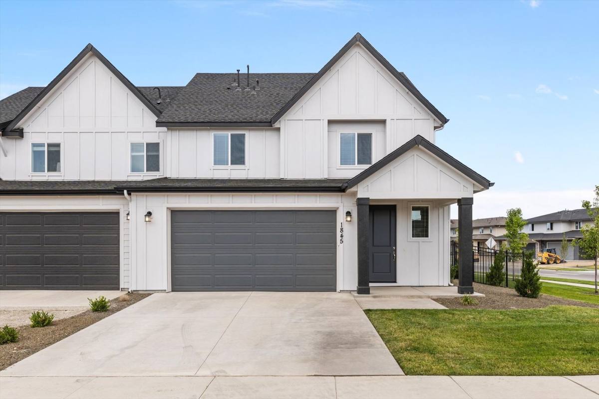 Townhouse for rent at 1845 N Black Cyprus Ave, Eagle, ID 83616