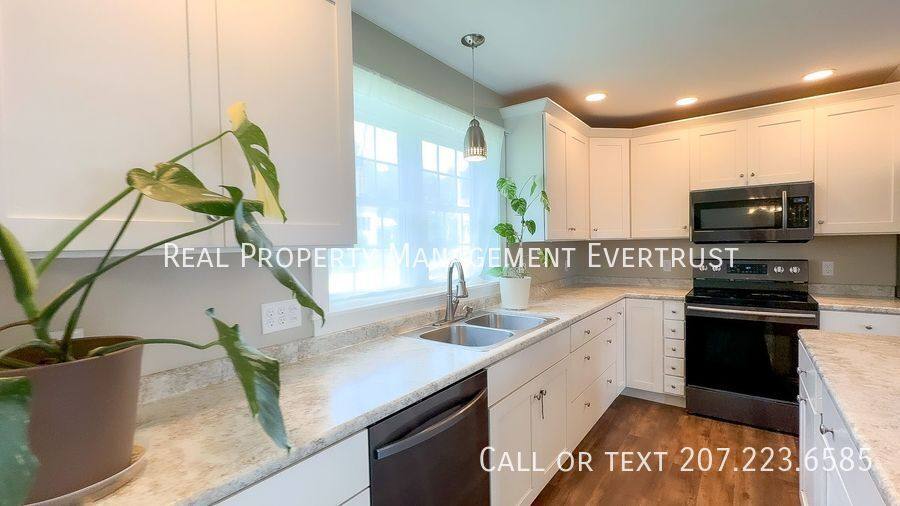 House for rent at 15 Cote St, Lewiston, ME 04240