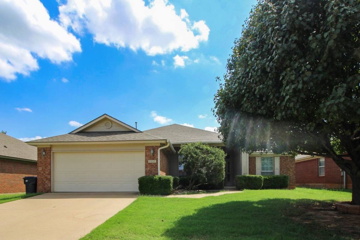 House for rent at 2412 NW 162nd St, Edmond, OK 73013