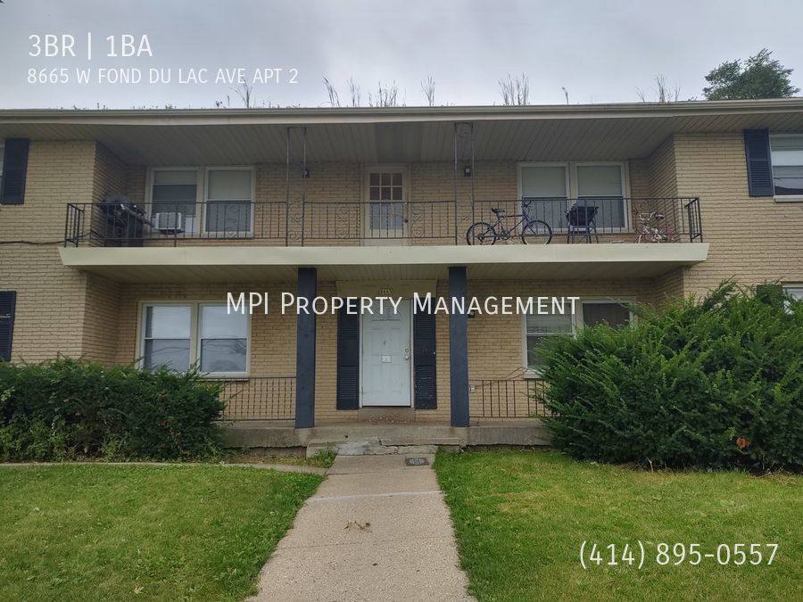 8665 W Fond Du Lac Ave #2, Milwaukee, WI 53225