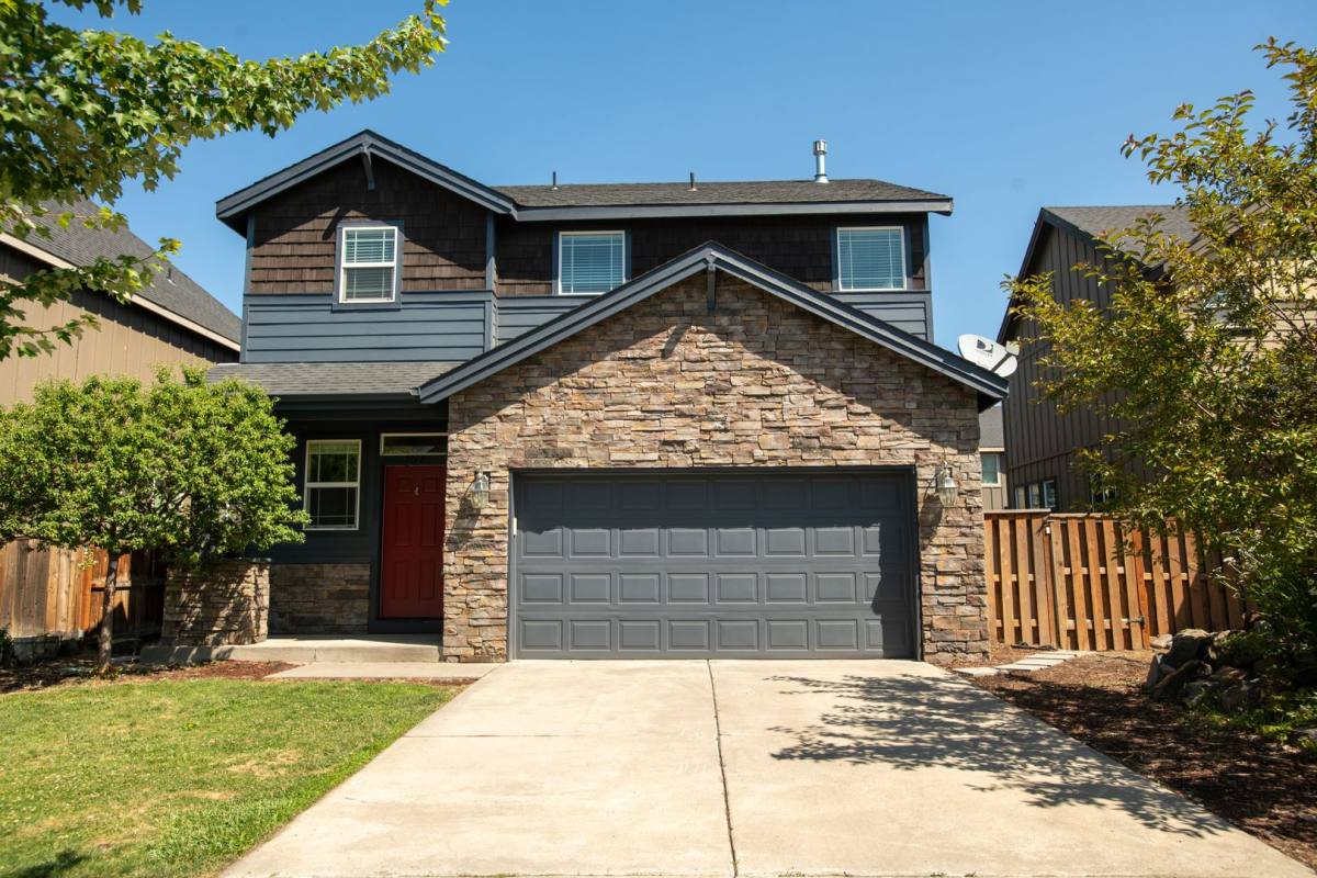 House for rent at 2773 NE Sedalia Loop, Bend, OR 97701