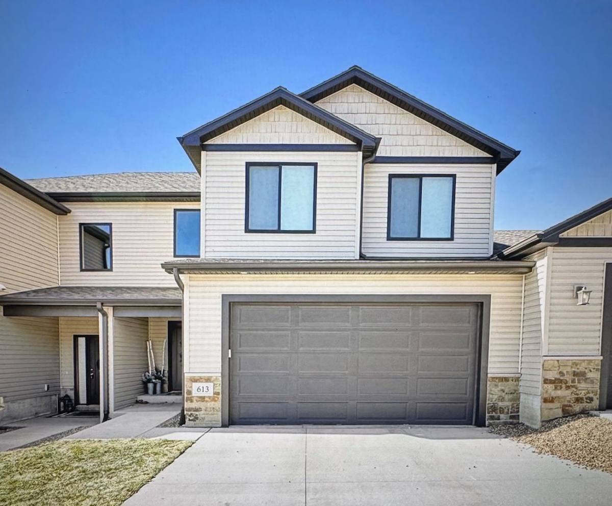 Townhouse for rent at 613 Garrett Place, Hickman, NE 68372