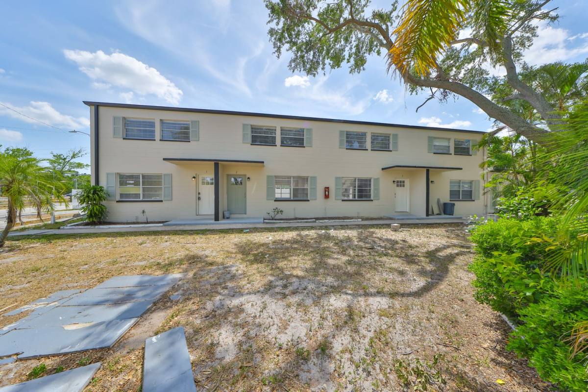 Townhouse for rent at 11938 133rd Ave, Largo, FL 33778