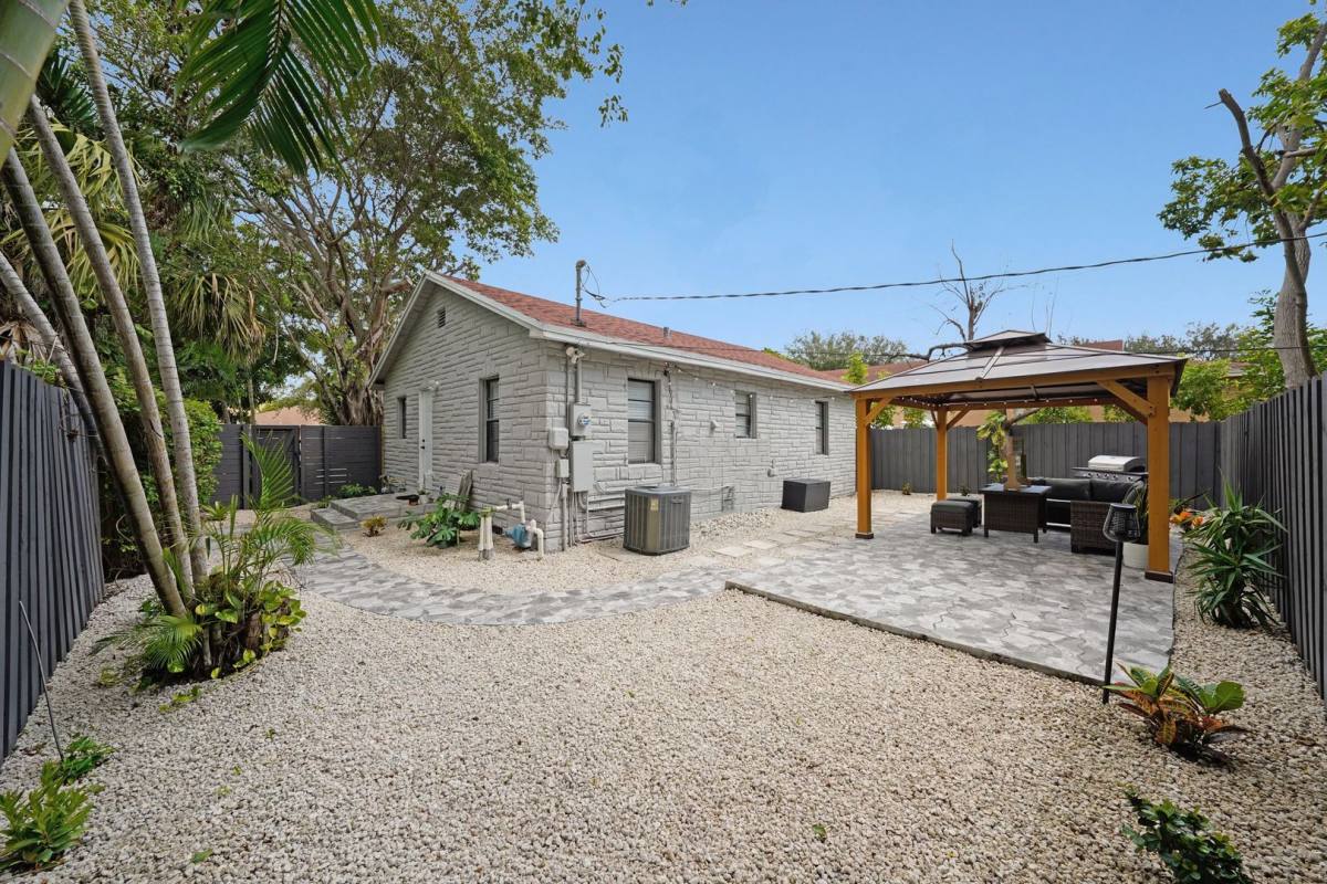 House for rent at 2314 Liberty St, Hollywood, FL 33020