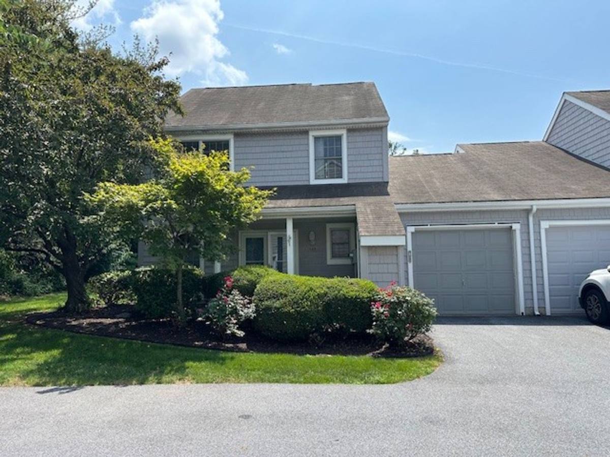 Townhouse for rent at 224 Crescent Dr, Hershey, PA 17033