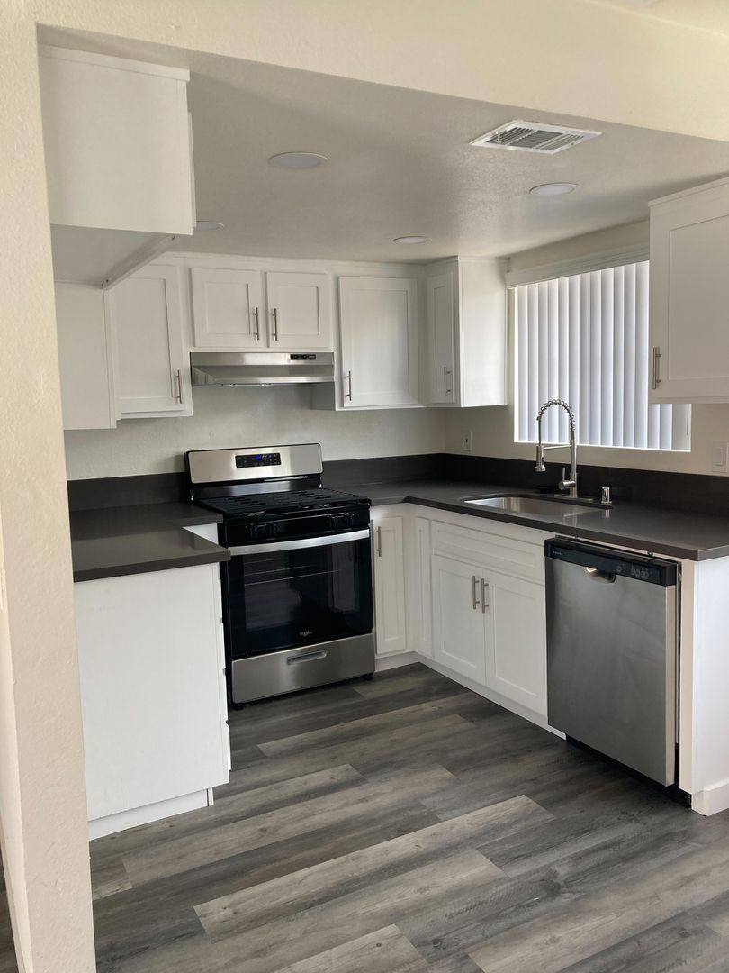 Apartment for rent at 170 S Van Buren St, Placentia, CA 92870
