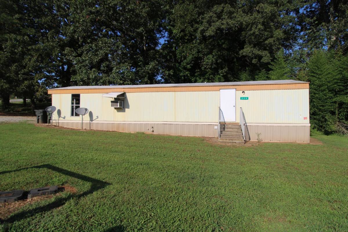 House for rent at 228 Cameron Circle, Muscle Shoals, AL 35661