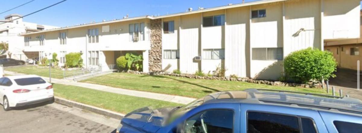 Apartment for rent at 18401 Malden St, Northridge, CA 91325