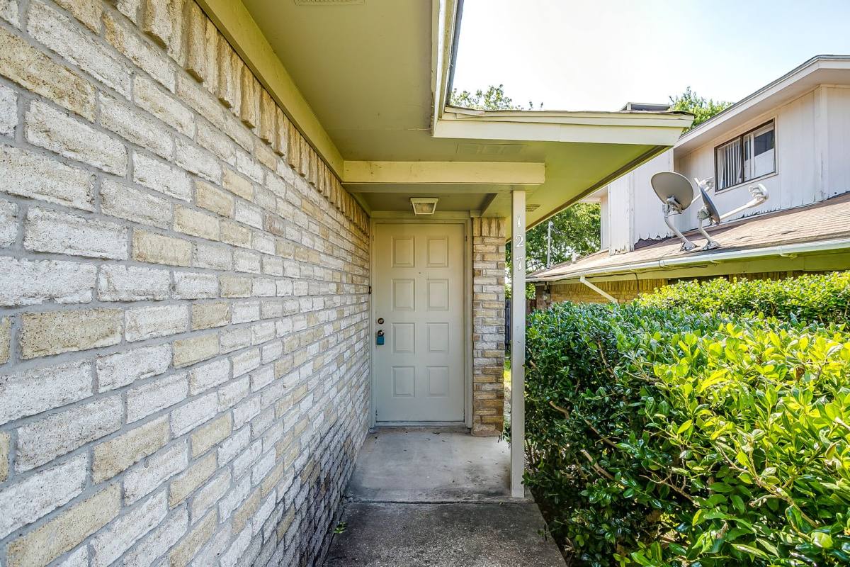 House for rent at 127 Allencrest Dr, Fort Worth, TX 76108