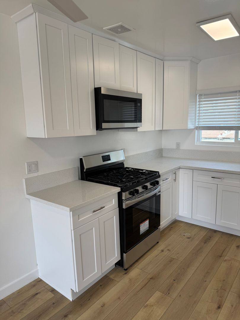 Apartment for rent at 845 Victor Ave, Inglewood, CA 90302