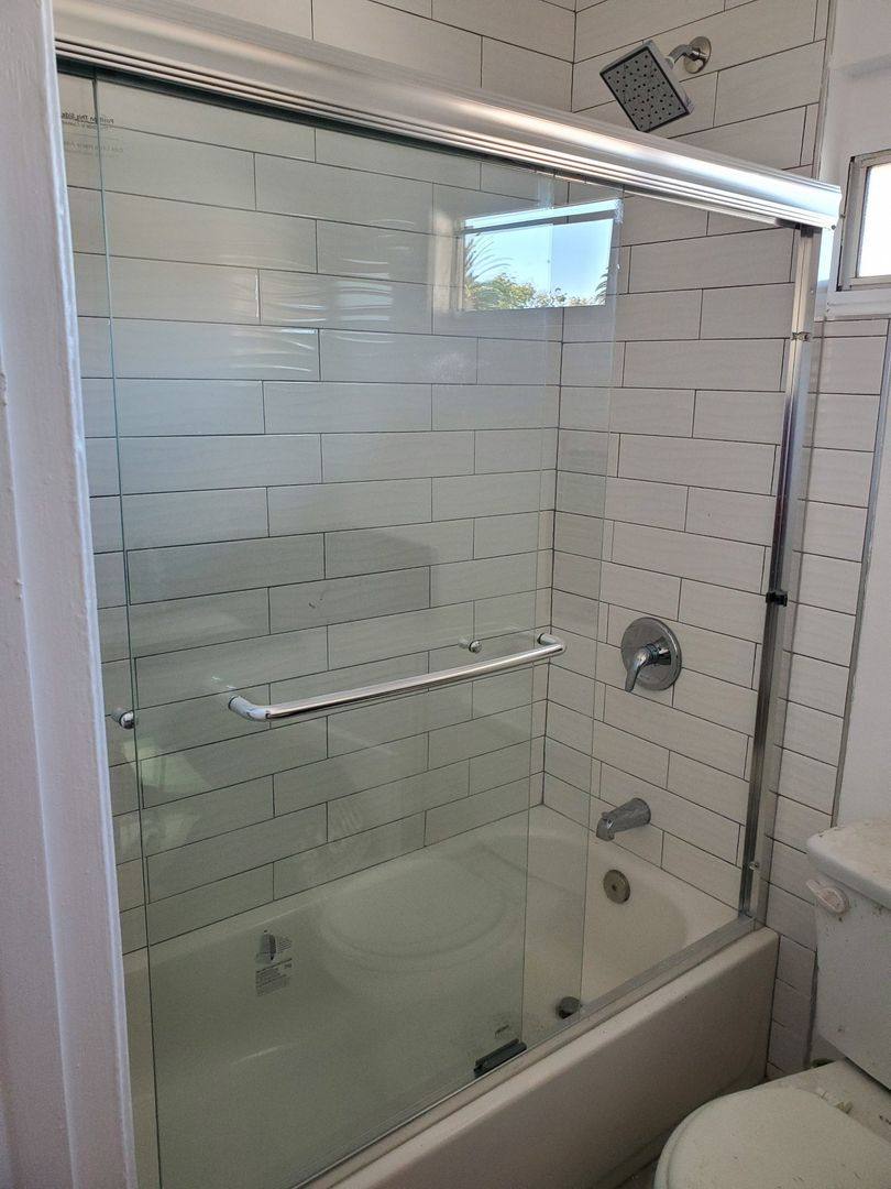 Apartment for rent at 5741 Carlton Way, Los Angeles, CA 90028