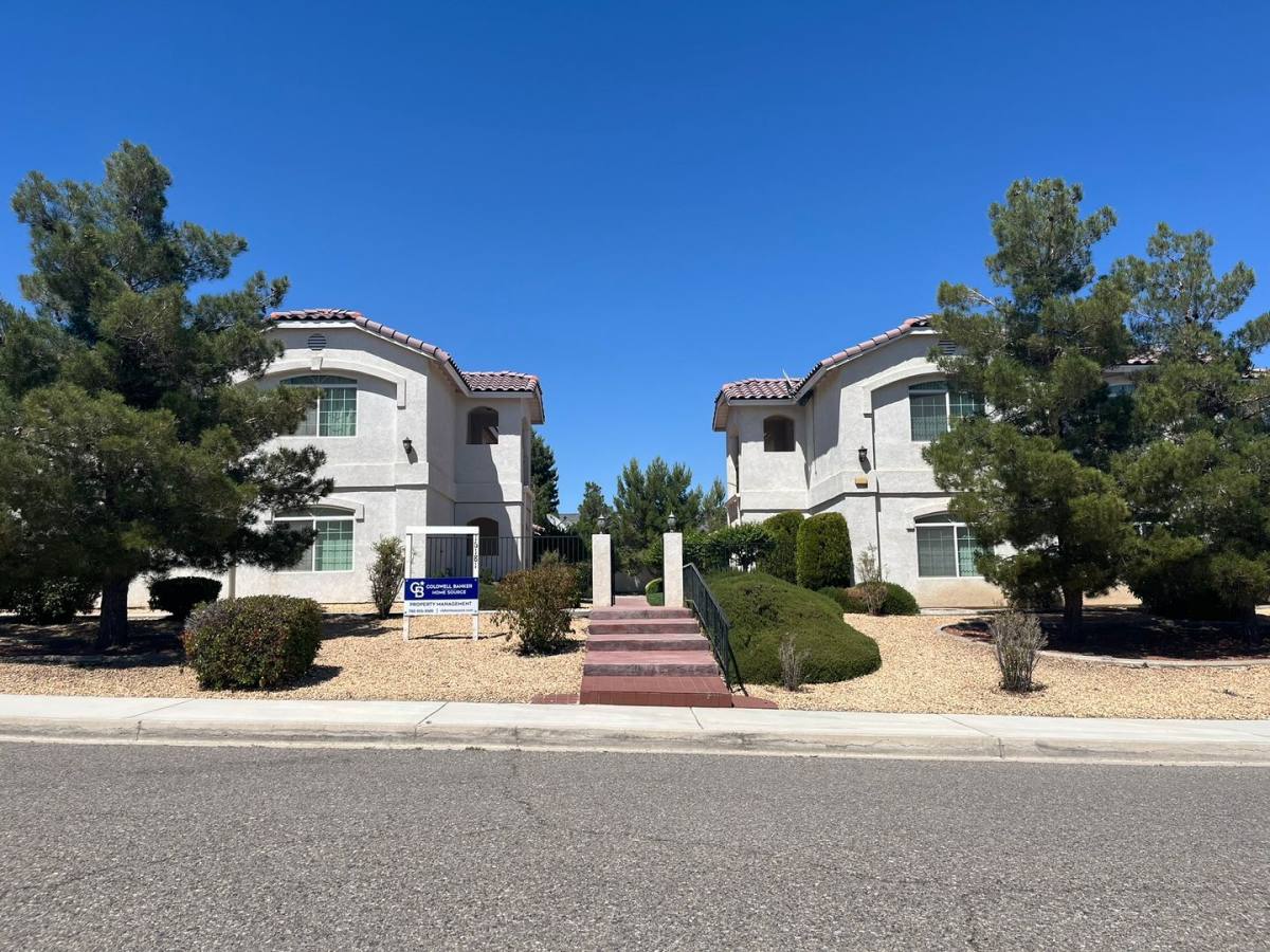 Apartment for rent at 16181 Tuscola Rd, Apple Valley, CA 92307