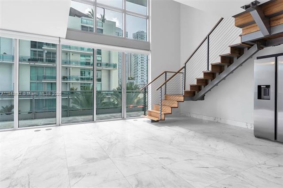 Townhouse for rent at 90 SW 3rd St Th #506, Miami, FL 33130