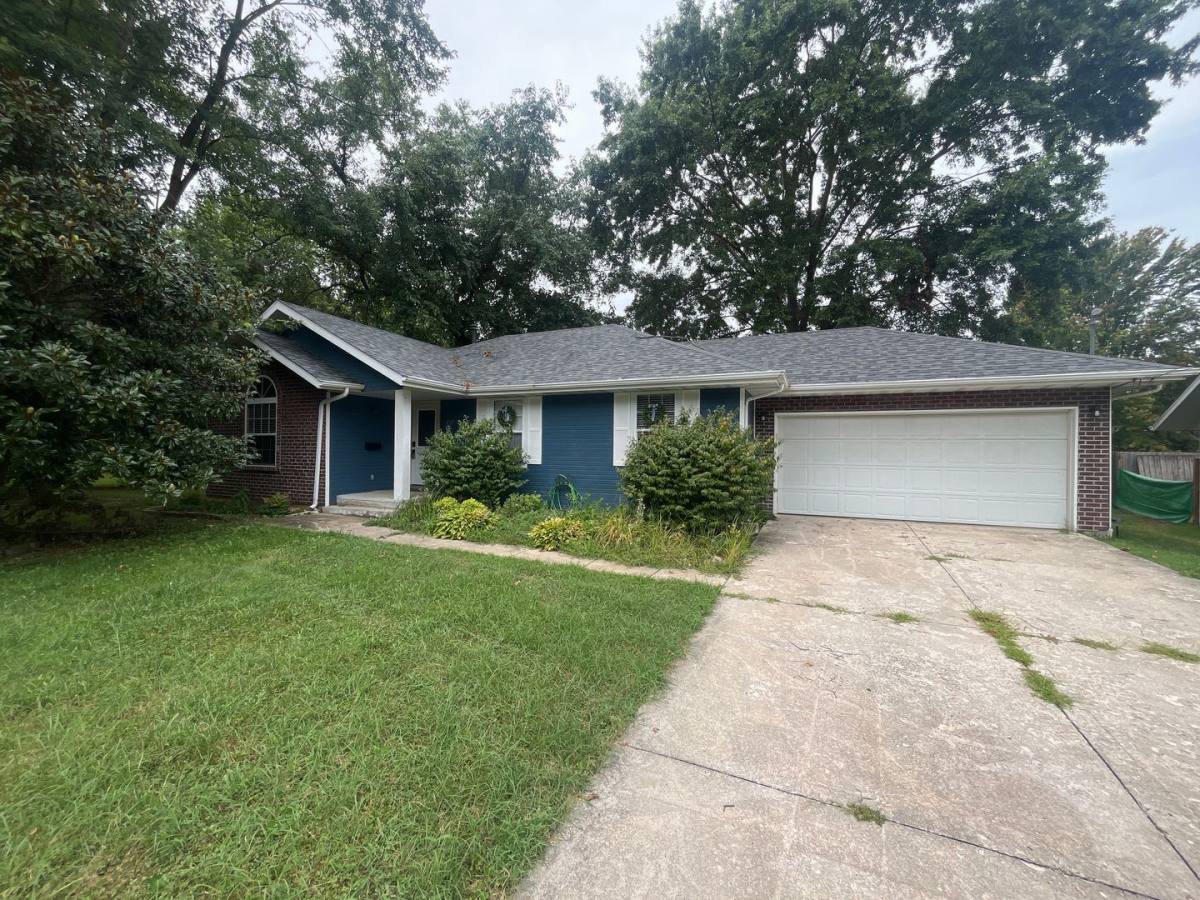 House for rent at 1717 S Robberson Ave, Springfield, MO 65807
