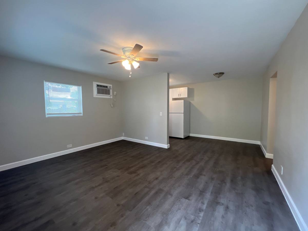Apartment for rent at 431 W Blue Heron Blvd, West Palm Beach, FL 33404