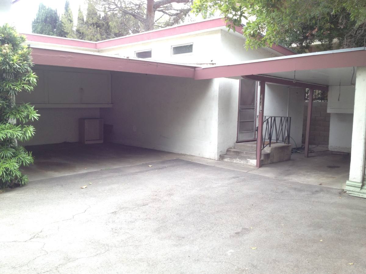 Apartment for rent at 4448 Avocado St, Los Angeles, CA 90027