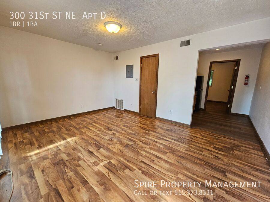 Apartment for rent at 300 31st St NE #D, Cedar Rapids, IA 52402