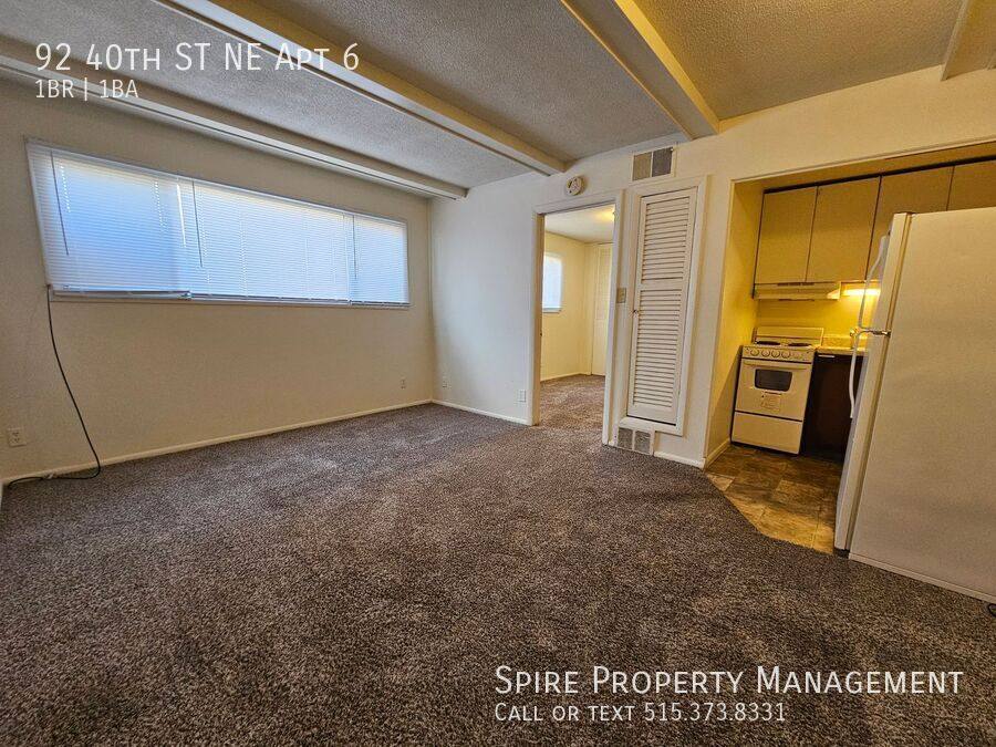 Apartment for rent at 92 40th St NE #6, Cedar Rapids, IA 52402