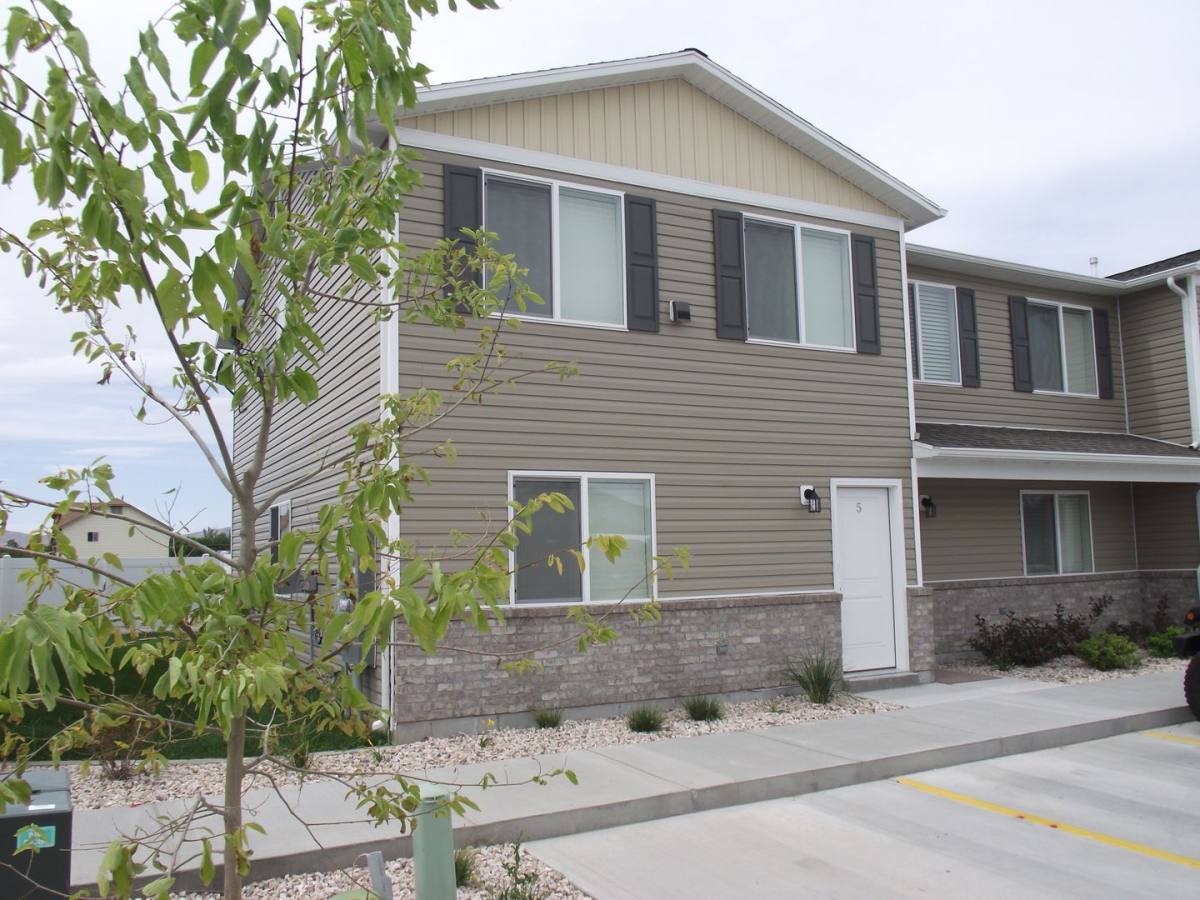 Townhouse for rent at 320 W 600 S, Tremonton, UT 84337