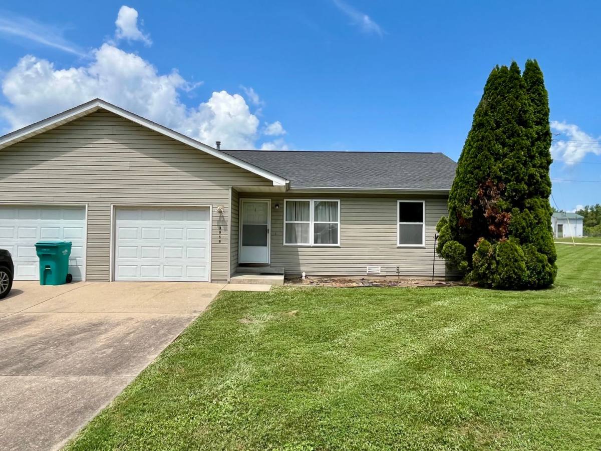 Apartment for rent at 305 Prospect St, Cuba, MO 65453
