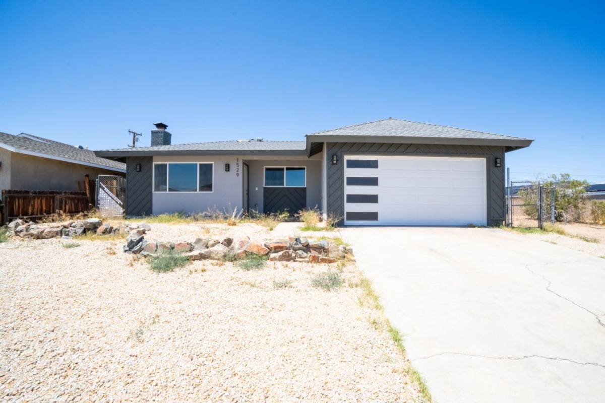 House for rent at 1529 Mayo St, Ridgecrest, CA 93555