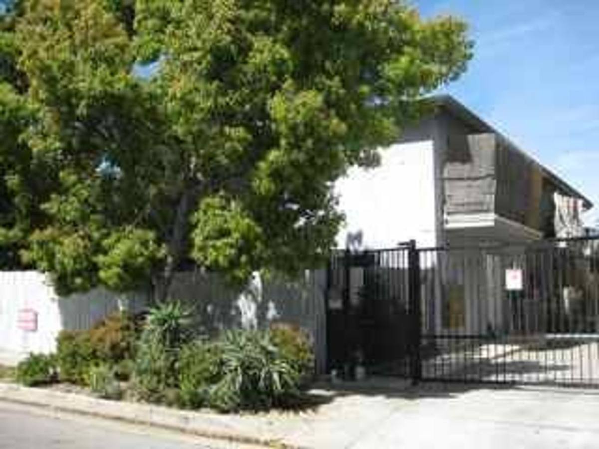 Apartment for rent at 4242 Arch Dr, Studio City, CA 91604