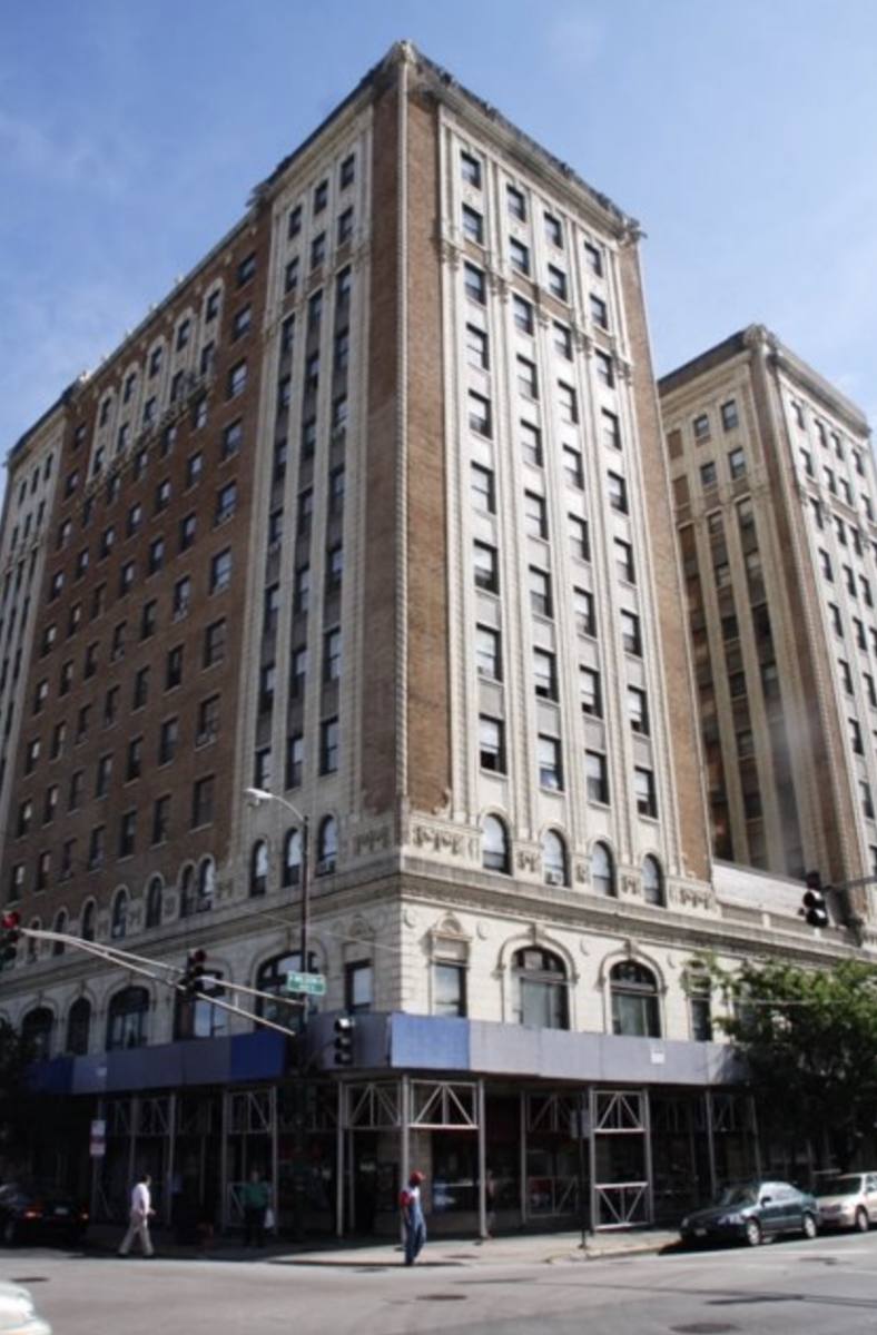 Apartment for rent at 4607 N Sheridan Rd, Chicago, IL 60640