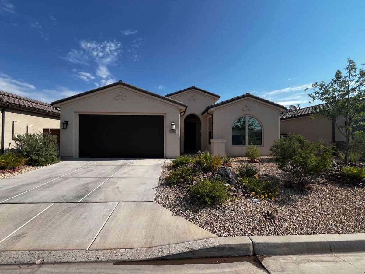 House for rent at 202 W White Pearl Dr, Washington, UT 84780