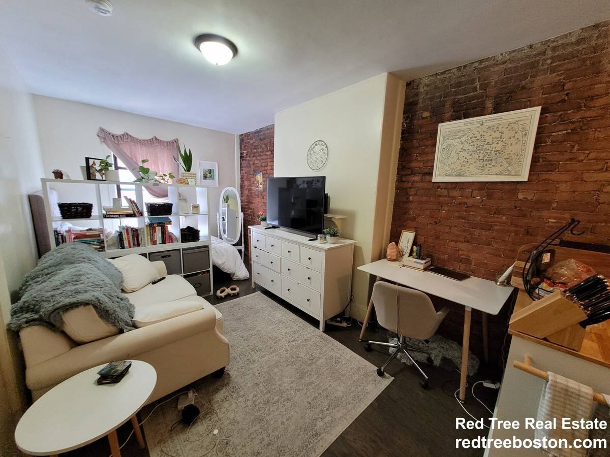 Apartment for rent at 270 Newbury St, Boston, MA 02116