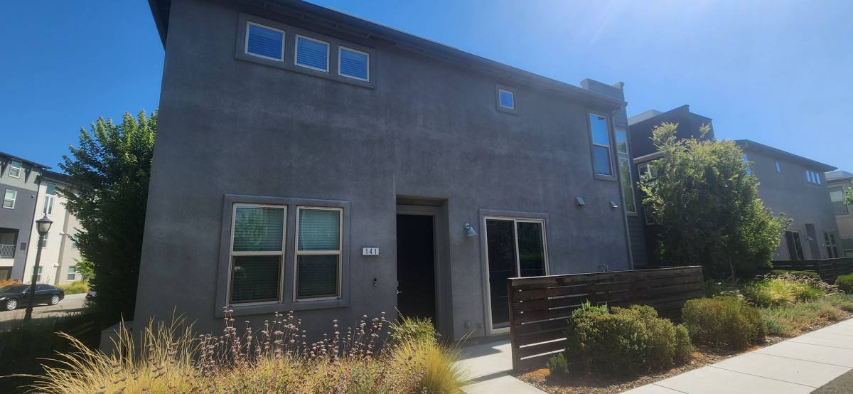 141 Log Pond Lane, Sacramento, CA 95818