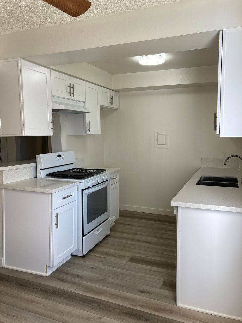 Apartment for rent at 14480 Mulberry Dr, Whittier, CA 90604