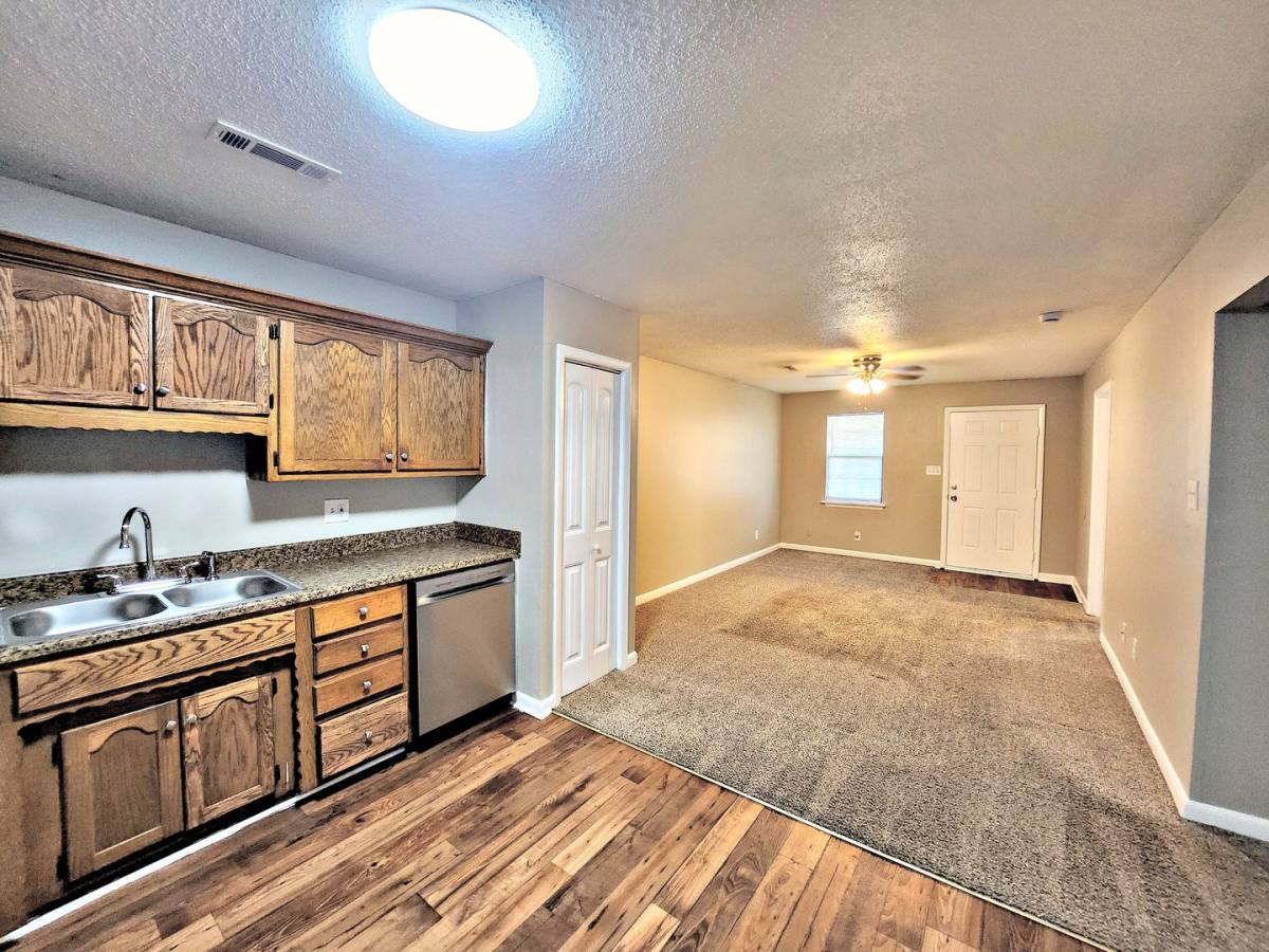 Apartment for rent at 228-304 Cedar Lake Rd SW, Decatur, AL 35603