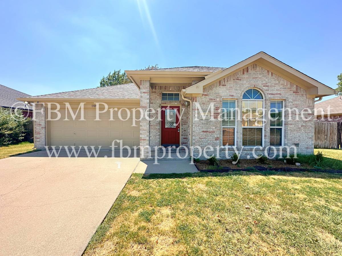House for rent at 1309 Rye Glen Dr, Midlothian, TX 76065