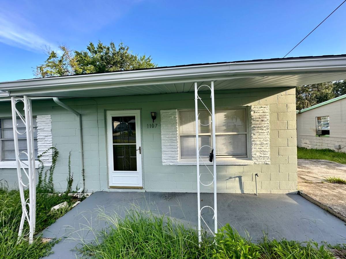 House for rent at 1107 E Main St, Leesburg, FL 34748