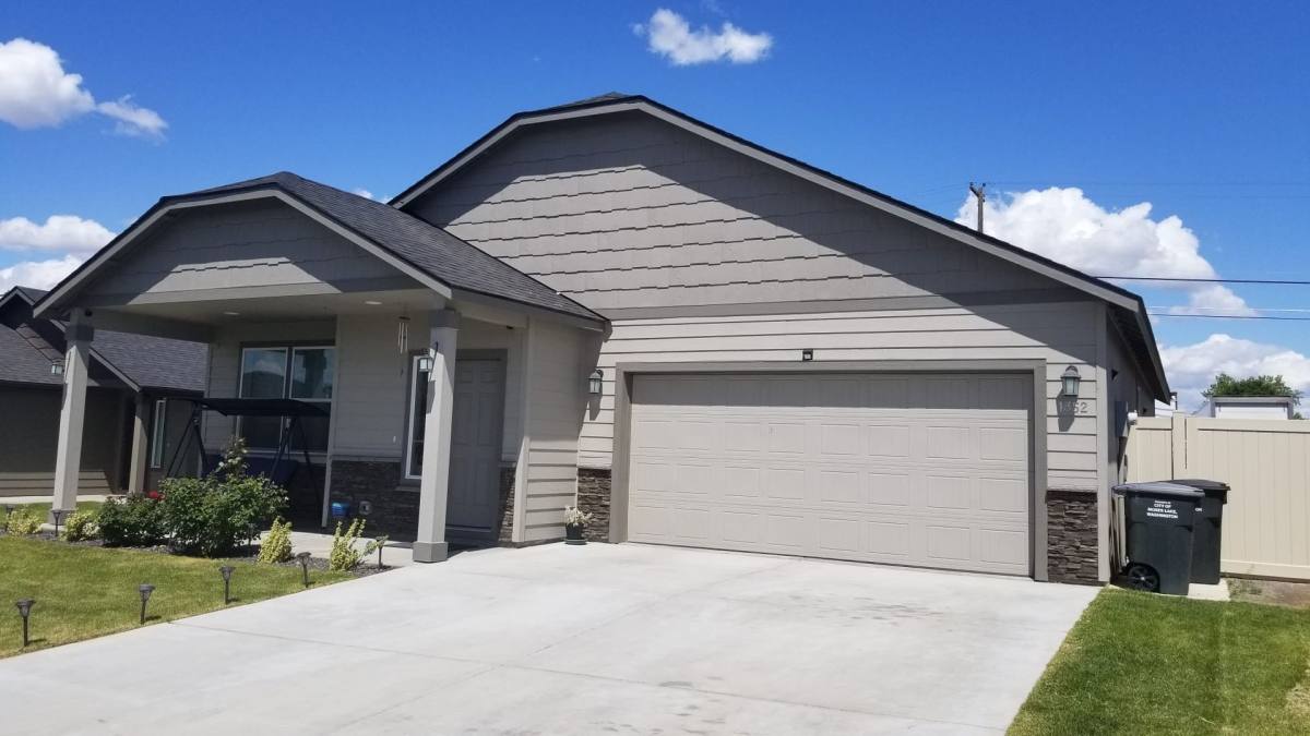 House for rent at 1352 E Nen Dr, Moses Lake, WA 98837